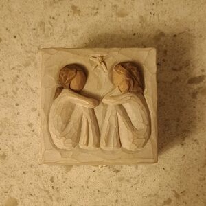 Willow Tree "Friendship" Keepsake Box